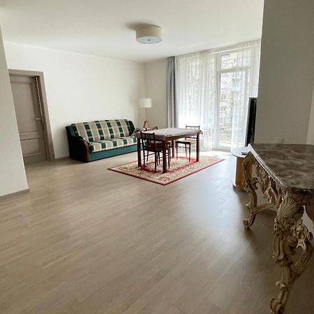 Hugo Apartment & Parking Riga Extérieur photo